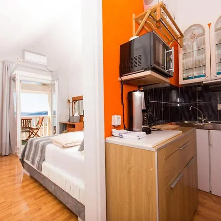 Stil - Two Bedroom With Balcony And Sea View 203 President Traù