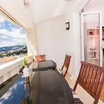 Stil - Two Bedroom With Balcony And Sea View 203 President 特罗吉尔