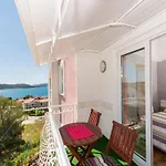 Stil - Two Bedroom With Balcony And Sea View 203 President *