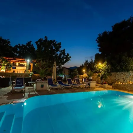 Stil - Two Bedroom With Balcony And Sea View 203 President Apartment