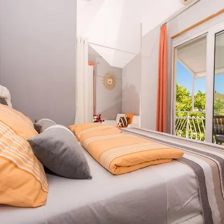 Apartment Stil - Two Bedroom With Balcony And Sea View 203 President *