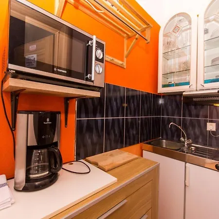 Stil - Two Bedroom With Balcony And Sea View 203 President Apartment *