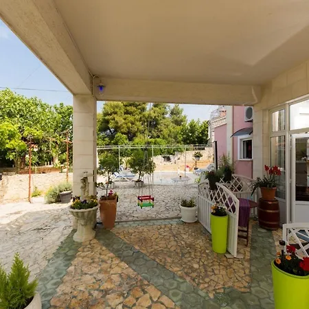 Stil - Two Bedroom With Balcony And Sea View 203 President Apartment *
