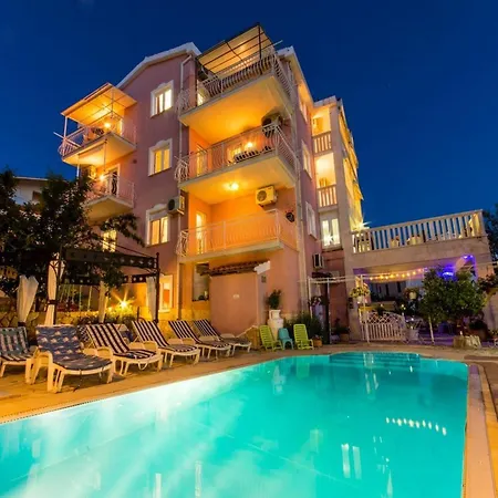 Stil - Two Bedroom With Balcony And Sea View 203 President Trogir